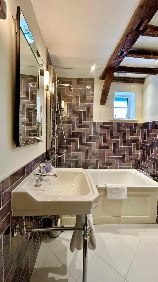 The Kings Head Hotel Dorking Ngoại thất bức ảnh